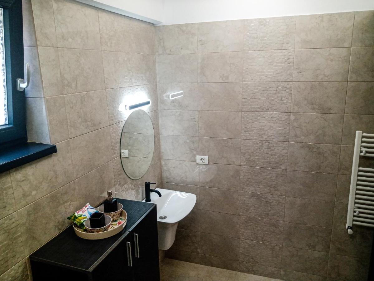 Ric Apartament Năvodari Eksteriør billede