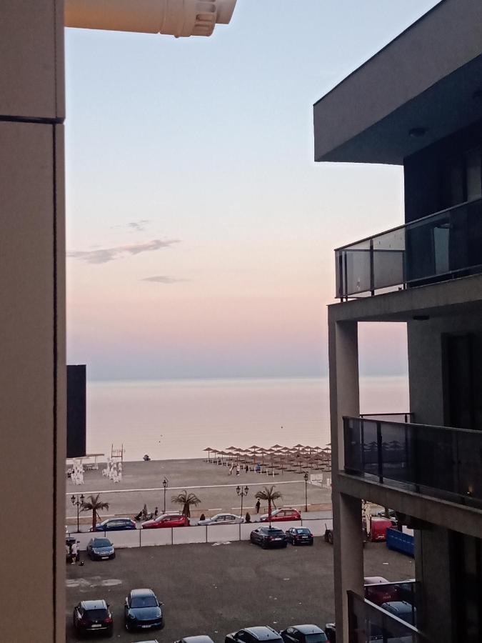 Ric Apartament Năvodari Eksteriør billede