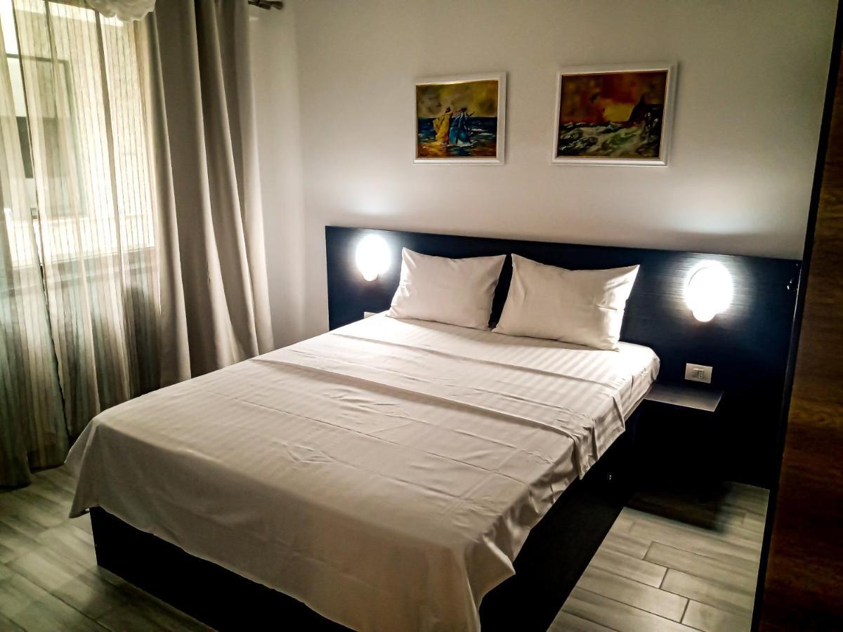 Ric Apartament Năvodari Eksteriør billede